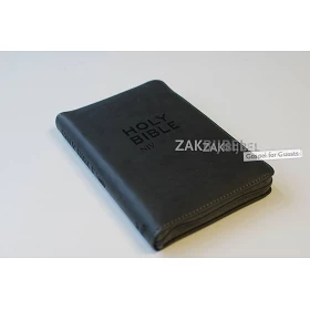 Engelse Bijbel in de New International Version (NIV). POCKET CHARCOAL BIBLE. Medium formaat met Vivellaleer en rits